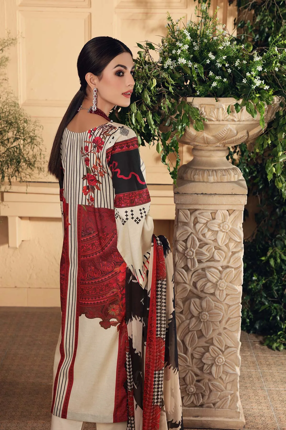 3 Pc Unstitched Embroidered Lawn With Chiffon Dupatta SH 12