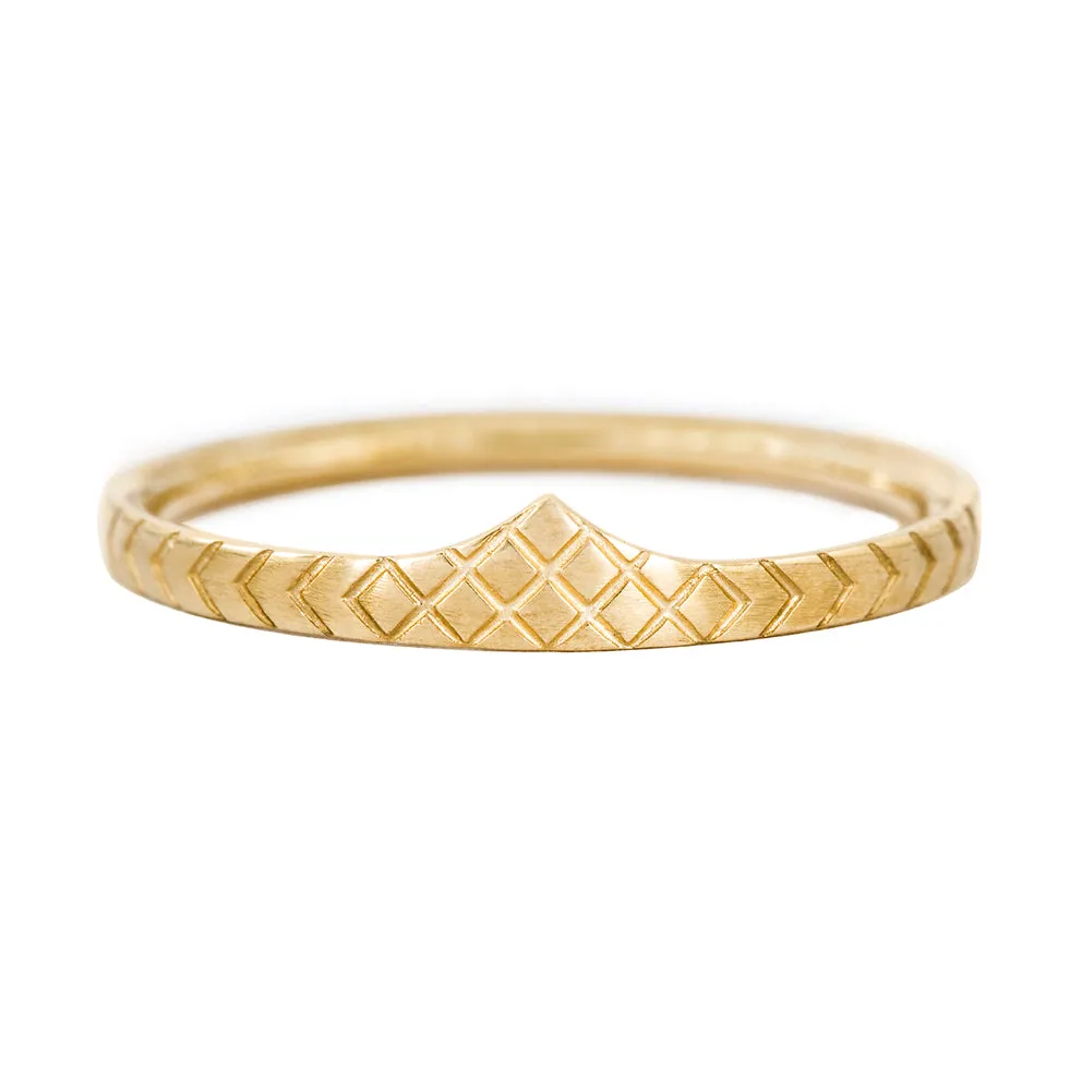 Elegant Patterned Wedding Ring