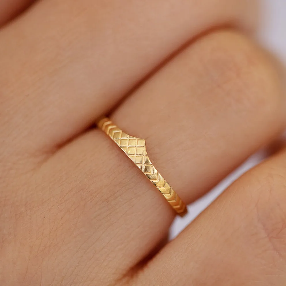 Elegant Patterned Wedding Ring