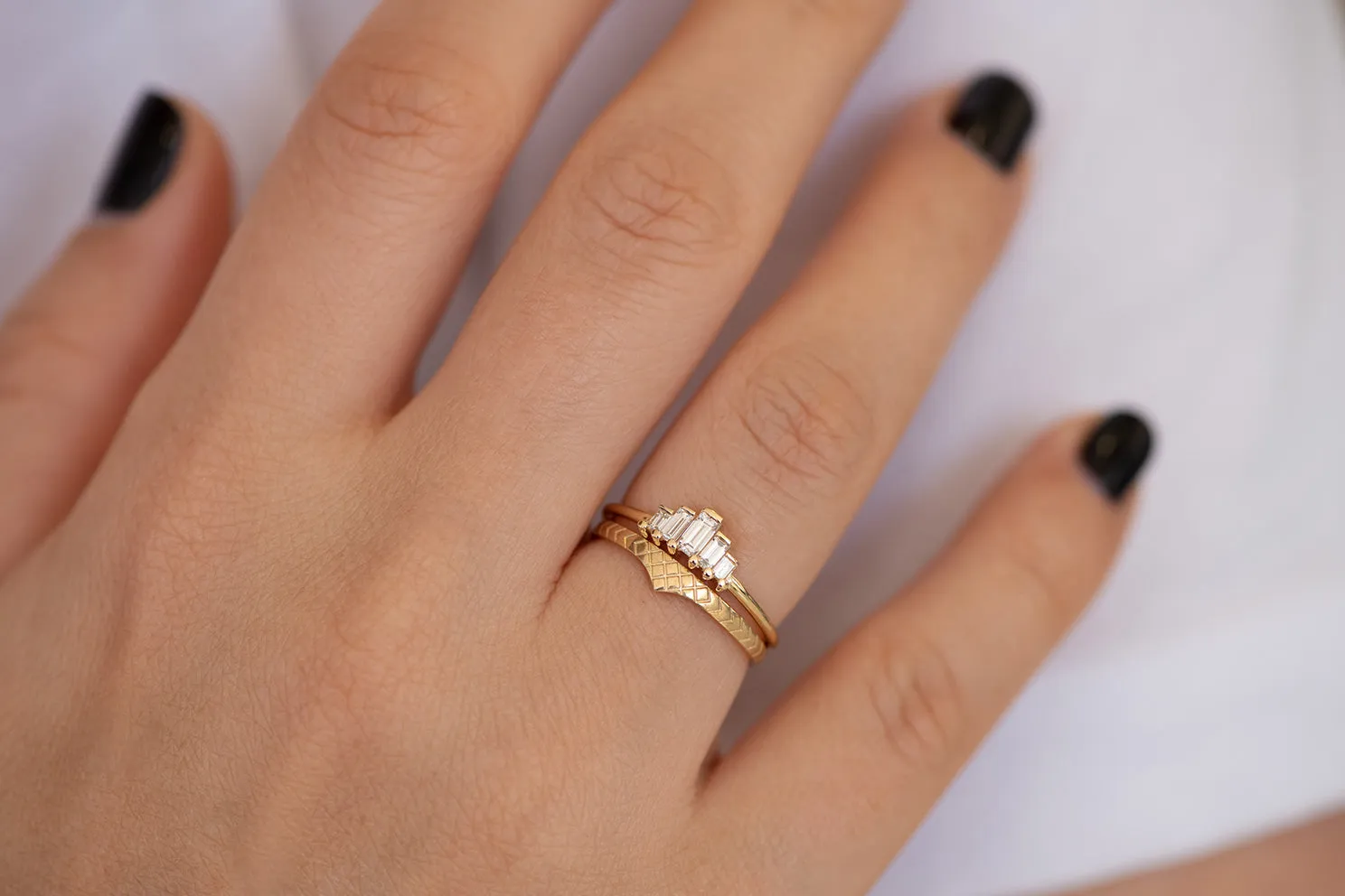 Elegant Patterned Wedding Ring