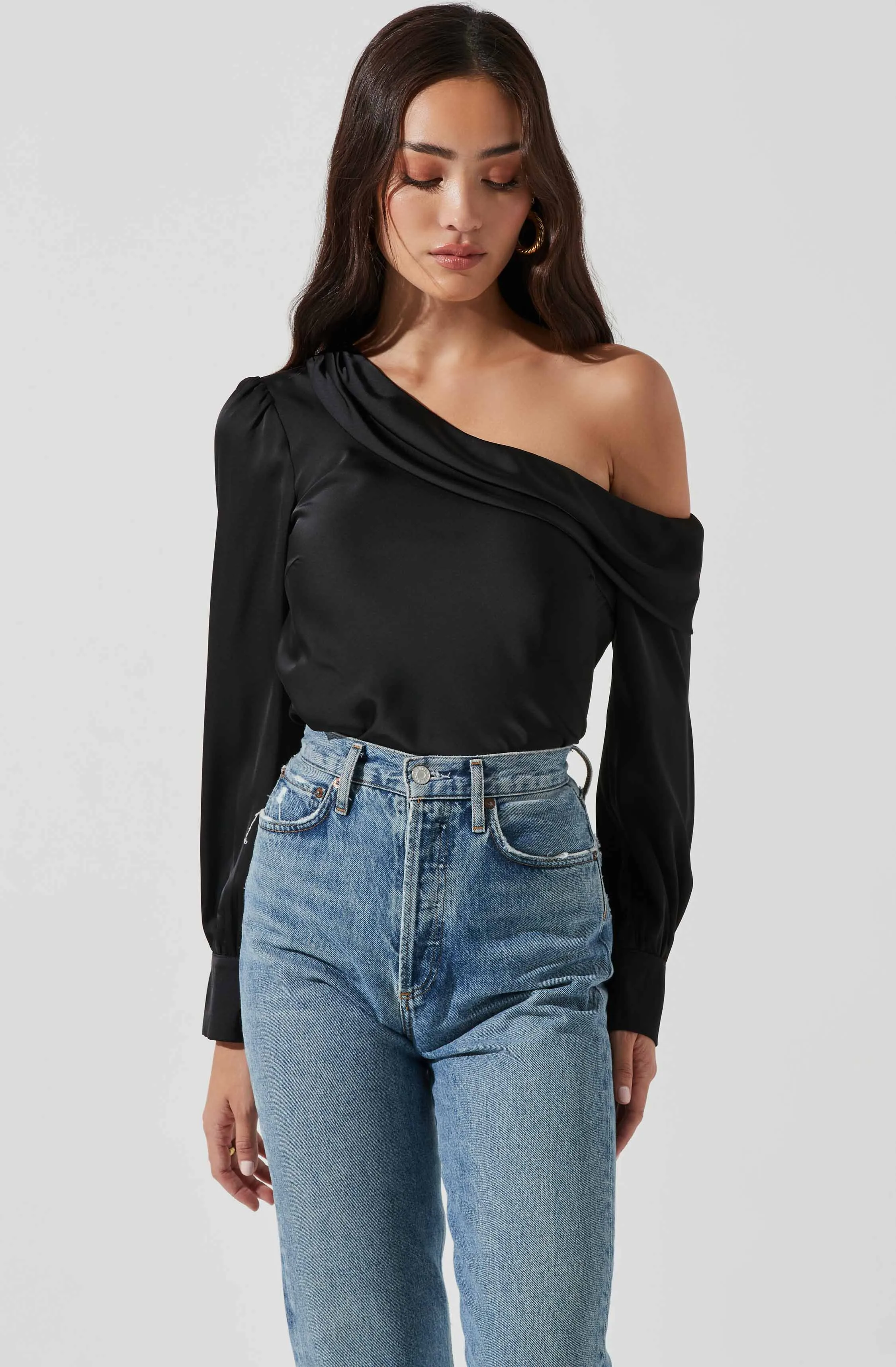 Ellen Off Shoulder Long Sleeve Draped Top