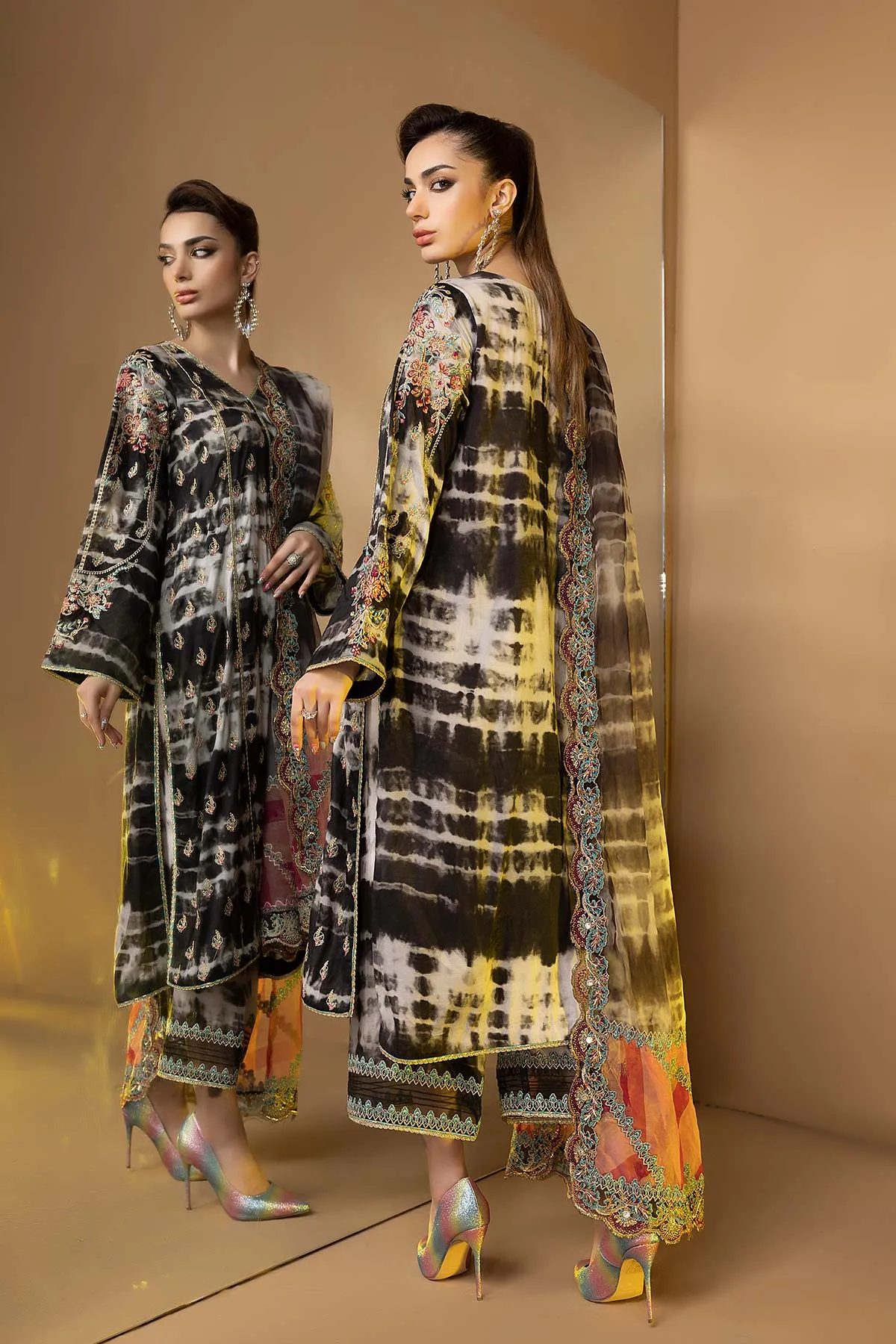 Charizma Premium Embroidered Lawn With Chiffon Dupatta